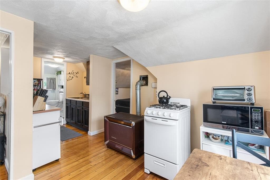 82 Chestnut Avenue photo 22