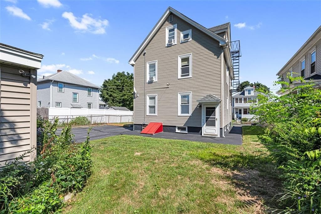 82 Chestnut Avenue photo 36