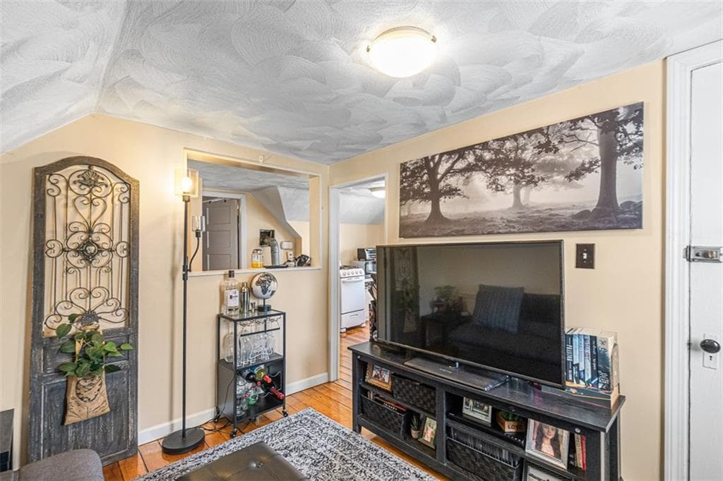 82 Chestnut Avenue photo 29