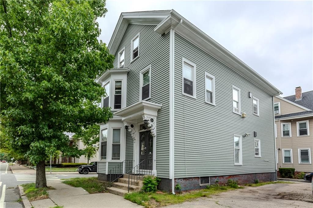 229 Gano Street photo 2