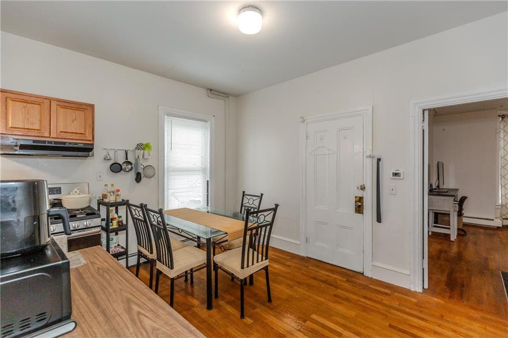 229 Gano Street photo 10