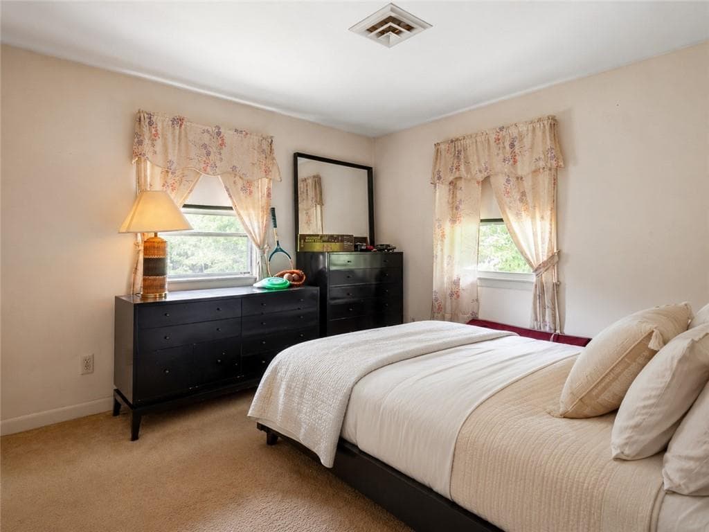 10 Surrey Lane photo 36