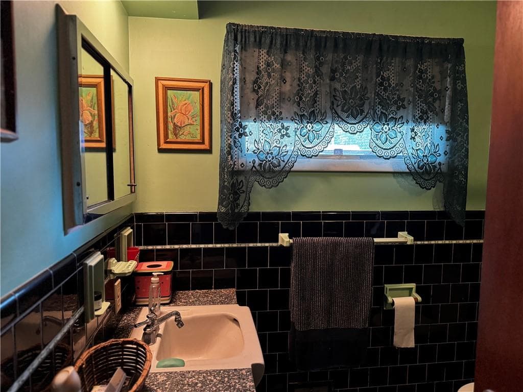 18 Leslie Road photo 6