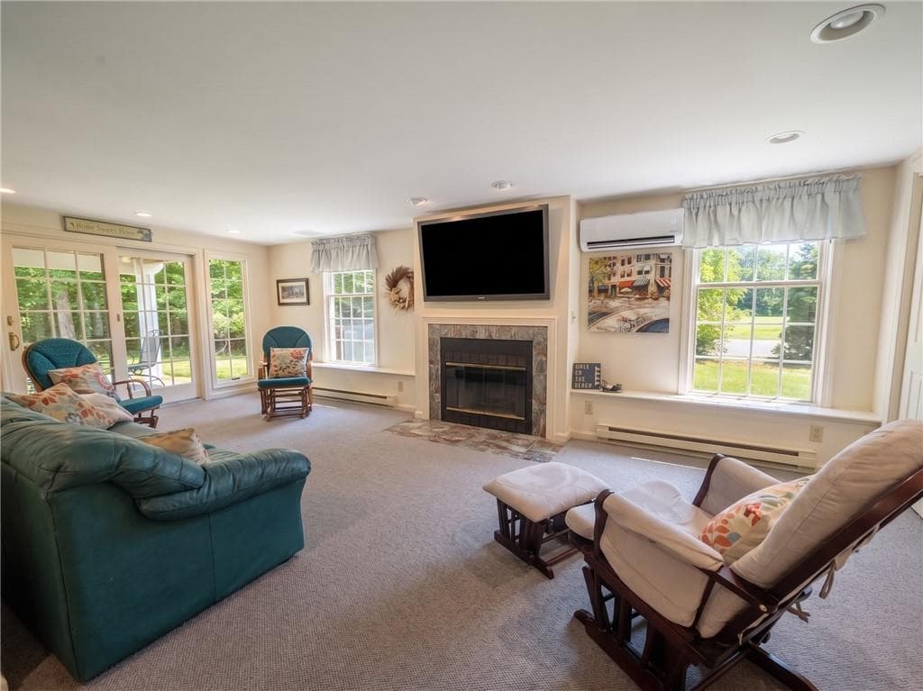 55 Holly Road photo 19