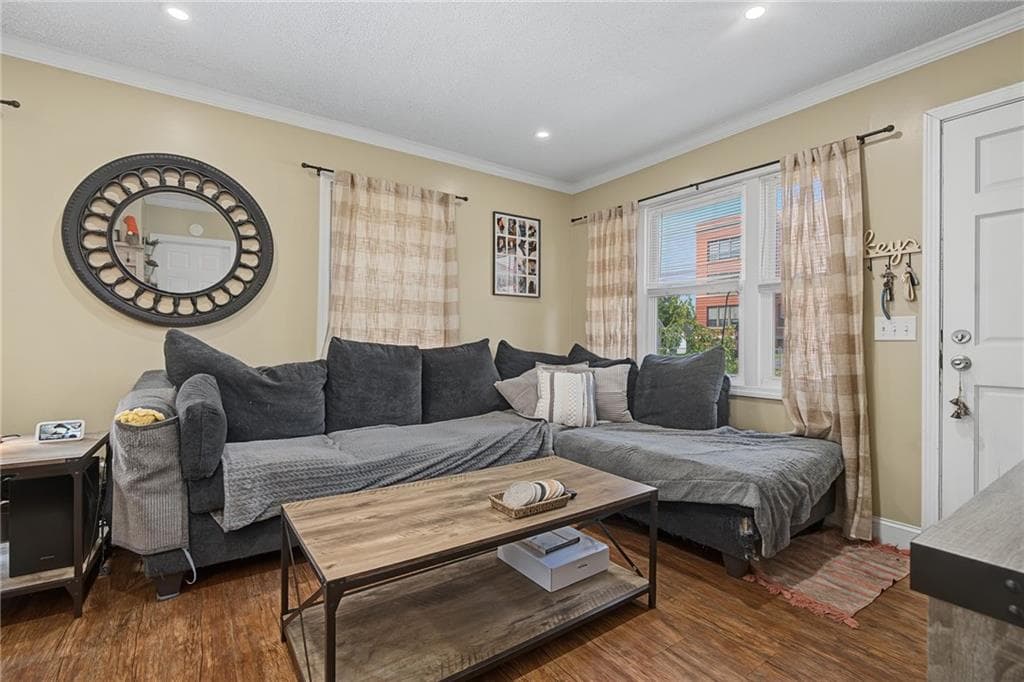 348 Park Place photo 5