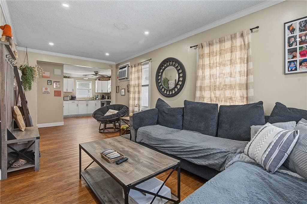 348 Park Place photo 4