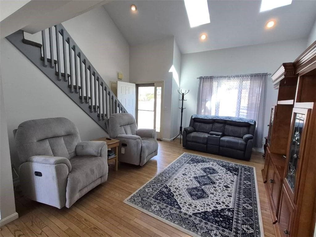 2484 Hartford Avenue photo 6