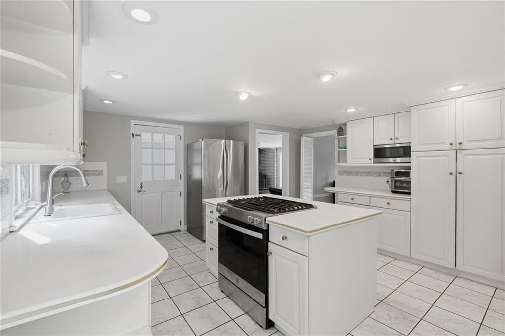 465 Red Chimney Drive photo 23