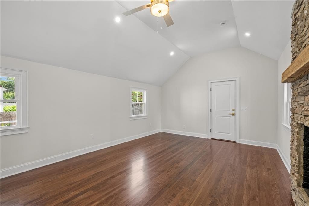 21 Russell Avenue photo 27
