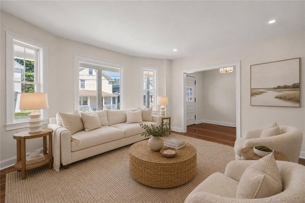 21 Russell Avenue photo 12