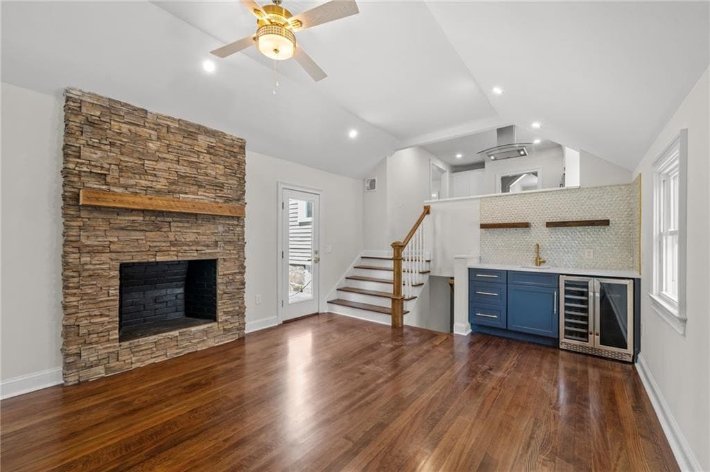 21 Russell Avenue photo 28