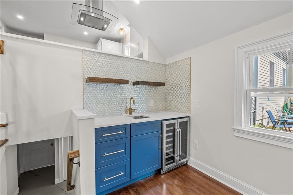 21 Russell Avenue photo 29