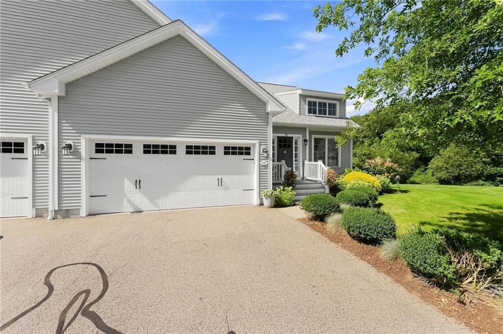 135 Brandywyne Court photo 2
