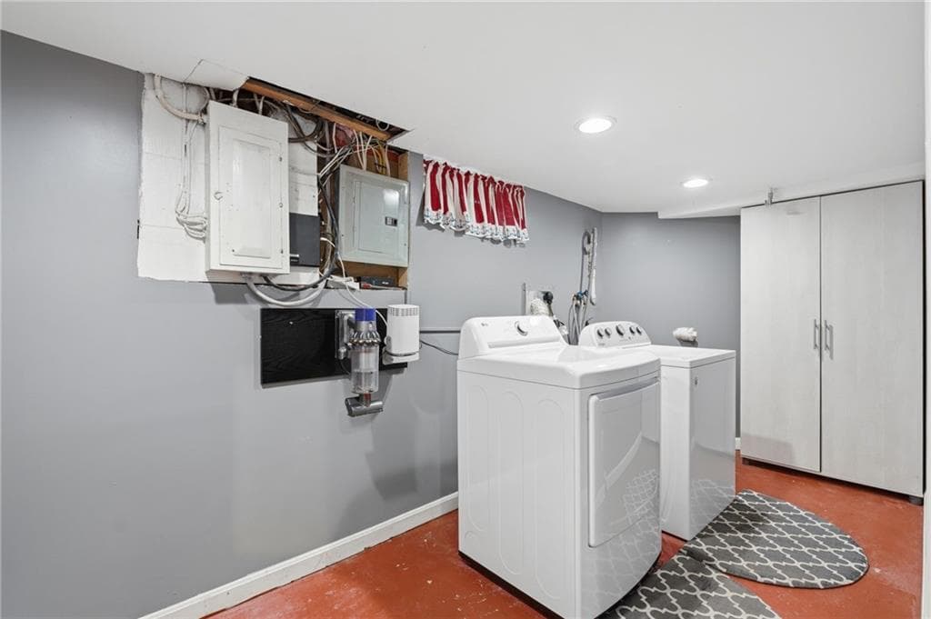 2956 Hartford Avenue photo 20