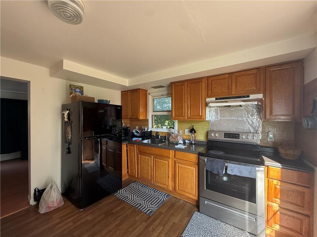 Multi Family at 199 Benedict Street, Providence, photo 5 of 19