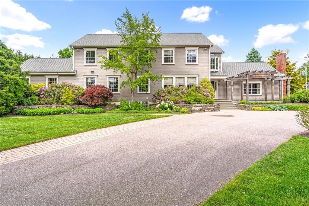 74 Oakwoods Drive photo 2