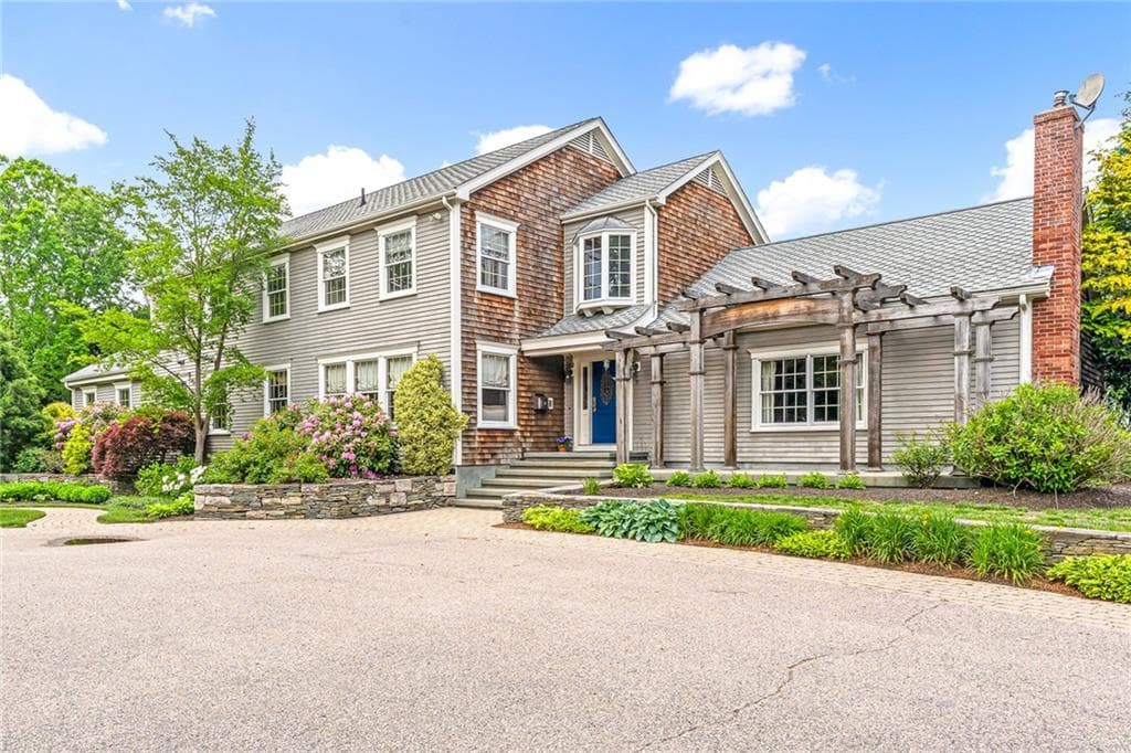74 Oakwoods Drive