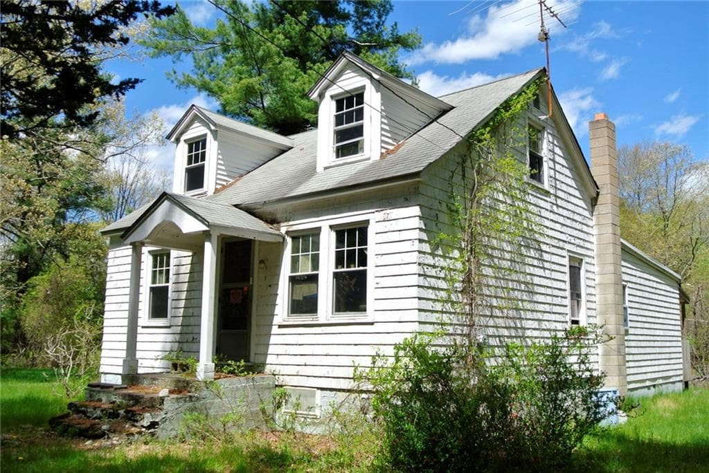Single Family Residence at 4 Boswell Trail, Foster, photo 3 of 25