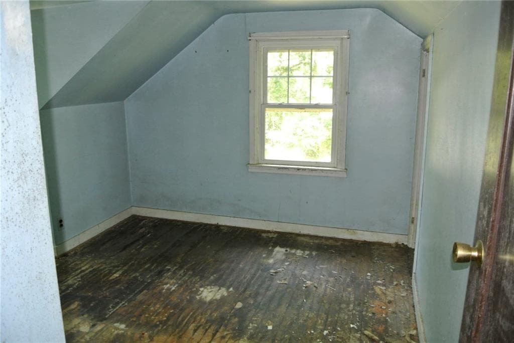 Single Family Residence at 4 Boswell Trail, Foster, photo 18 of 25