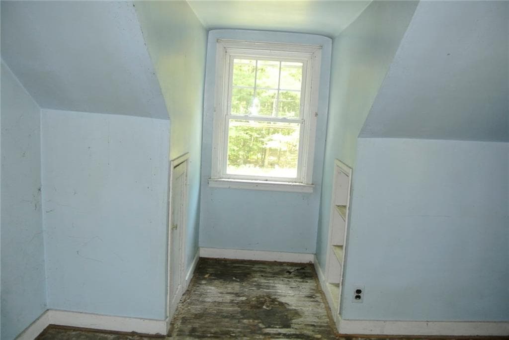 Single Family Residence at 4 Boswell Trail, Foster, photo 19 of 25