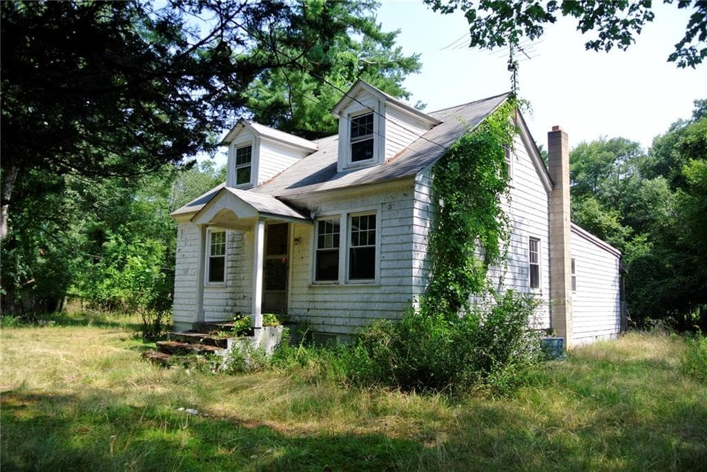 Single Family Residence at 4 Boswell Trail, Foster, photo 4 of 25