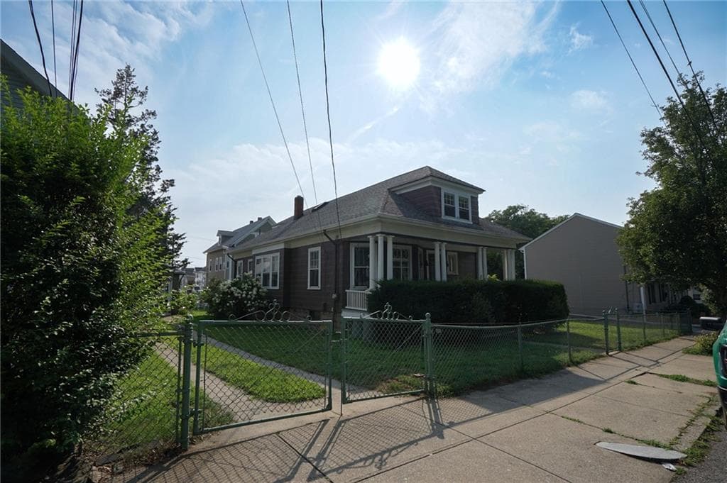 72 Boutwell Street photo 6