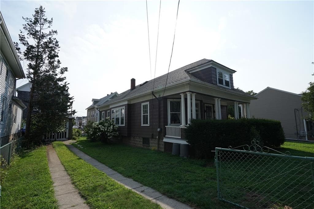 72 Boutwell Street photo 5