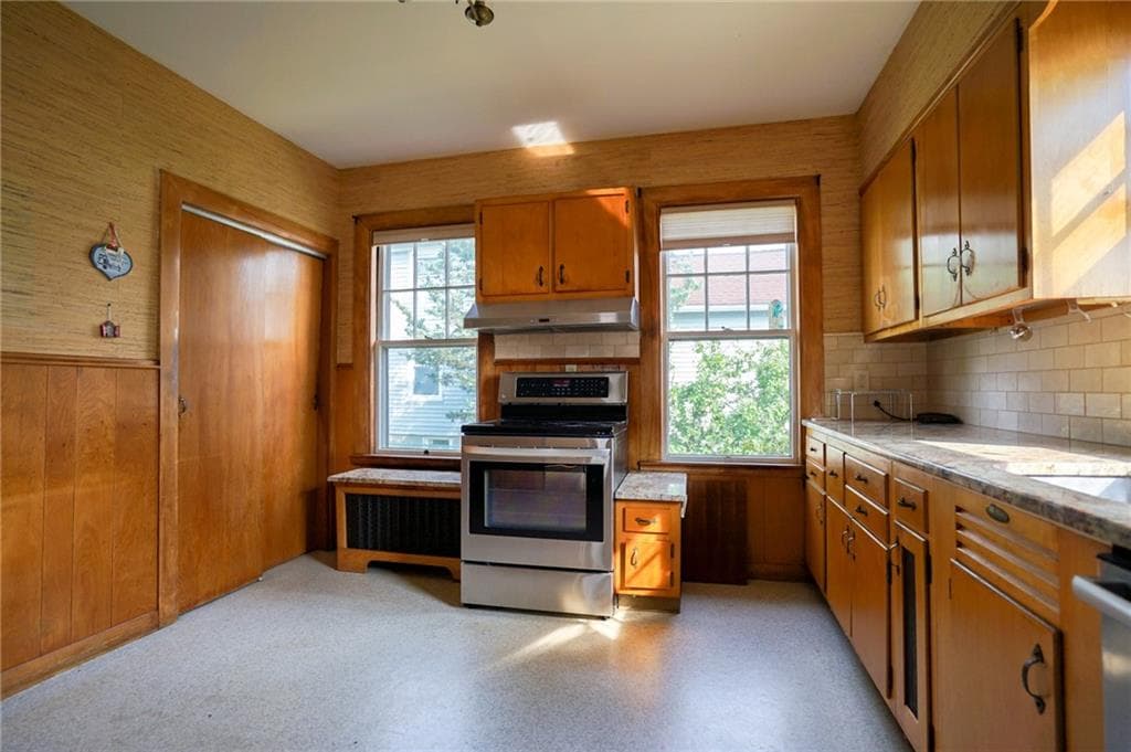 72 Boutwell Street photo 10