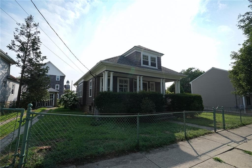 72 Boutwell Street photo 4