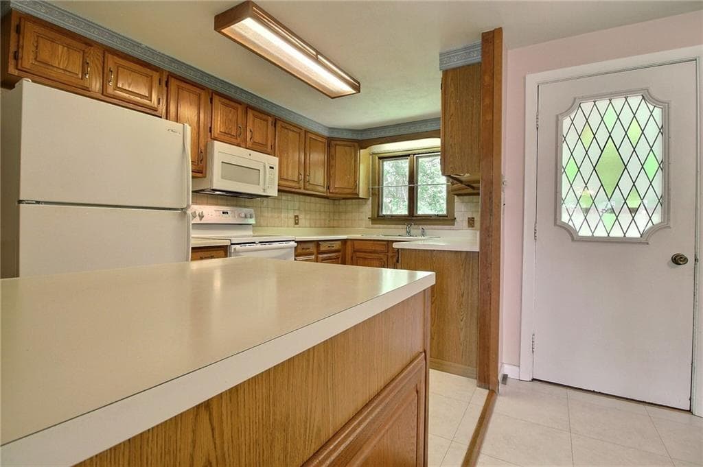 17 Lynn Lane photo 7