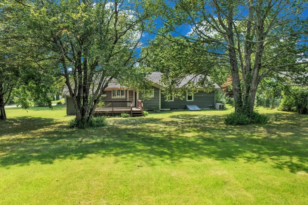 17 Lynn Lane photo 20