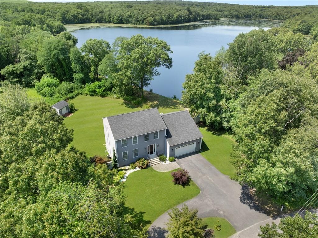 12 Woodlake Drive photo 2