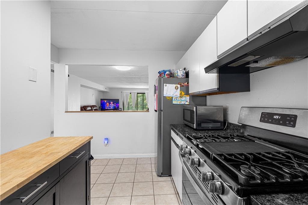 650 East Greenwich Avenue UNIT 6-204 photo 10