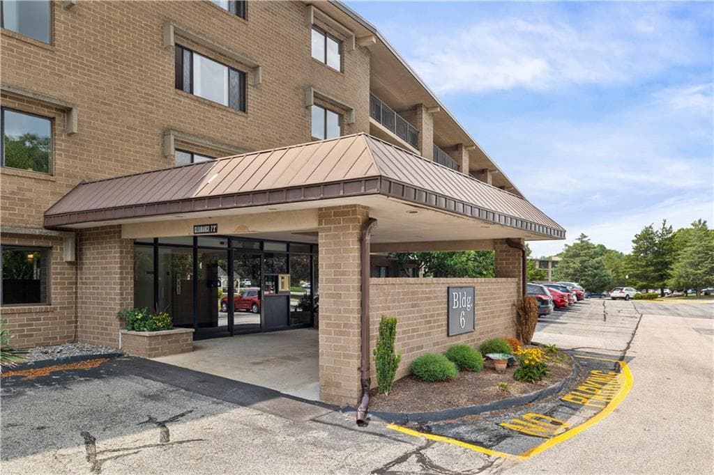 650 East Greenwich Avenue UNIT 6-204 photo 33