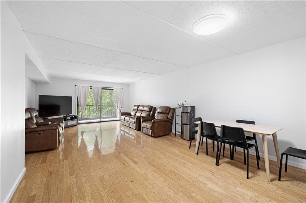 650 East Greenwich Avenue UNIT 6-204 photo 4