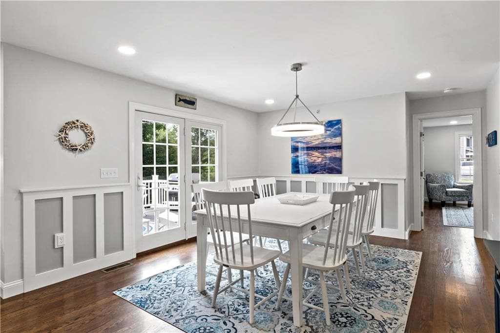 Single Family Residence at 206 Poppasquash Road, Bristol, photo 13 of 48