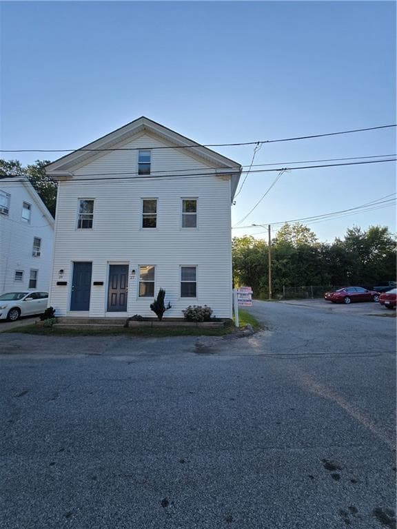 Multi Family at 27 Centre Street, West Warwick, photo 5 of 26