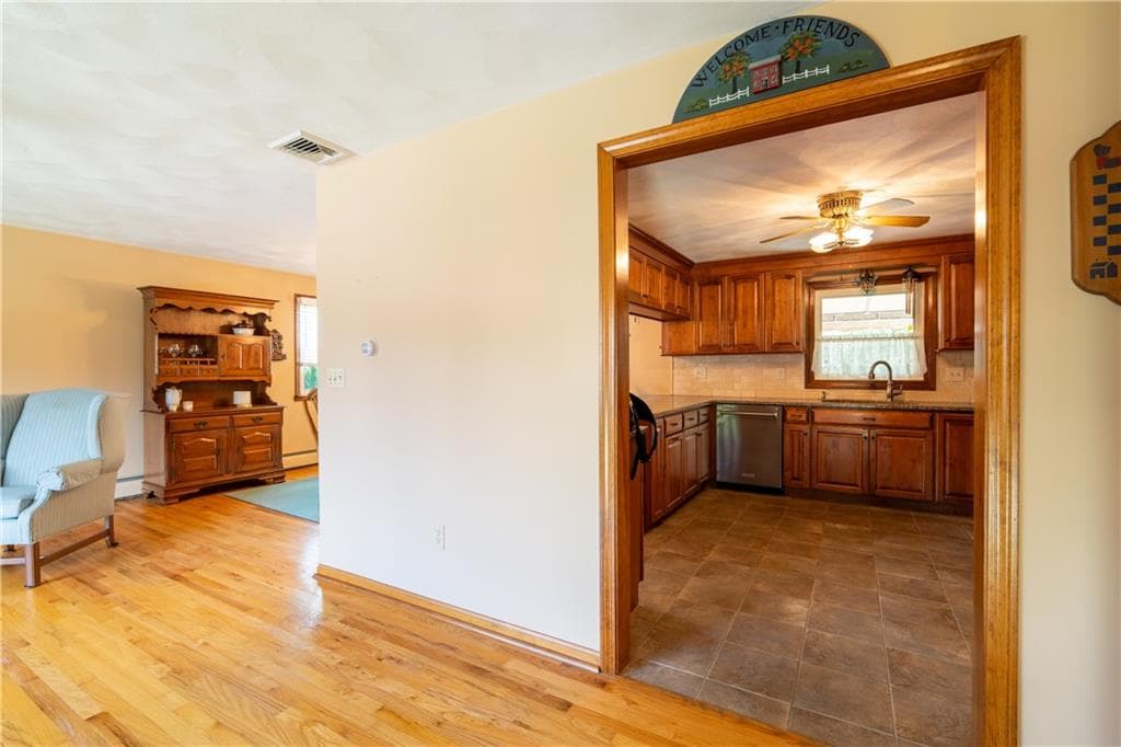 9 Kathleen Drive photo 22