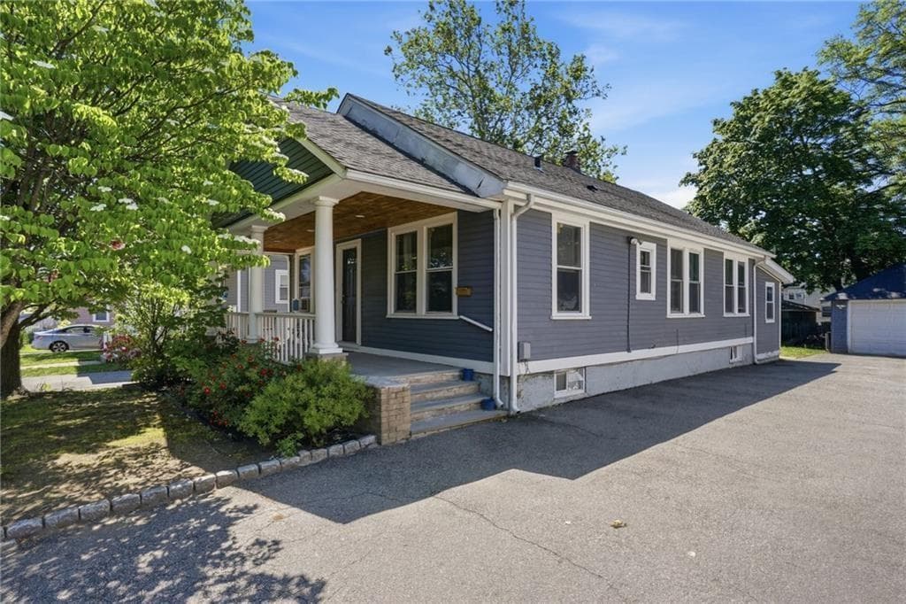 132 Roger Williams Avenue photo 3