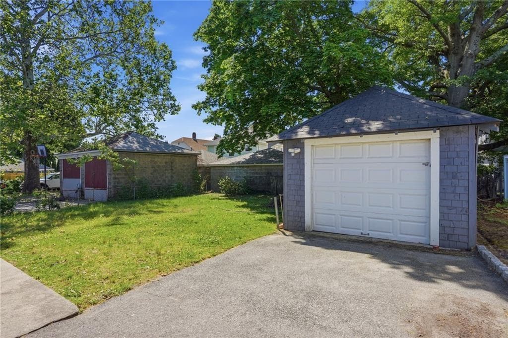 132 Roger Williams Avenue photo 38