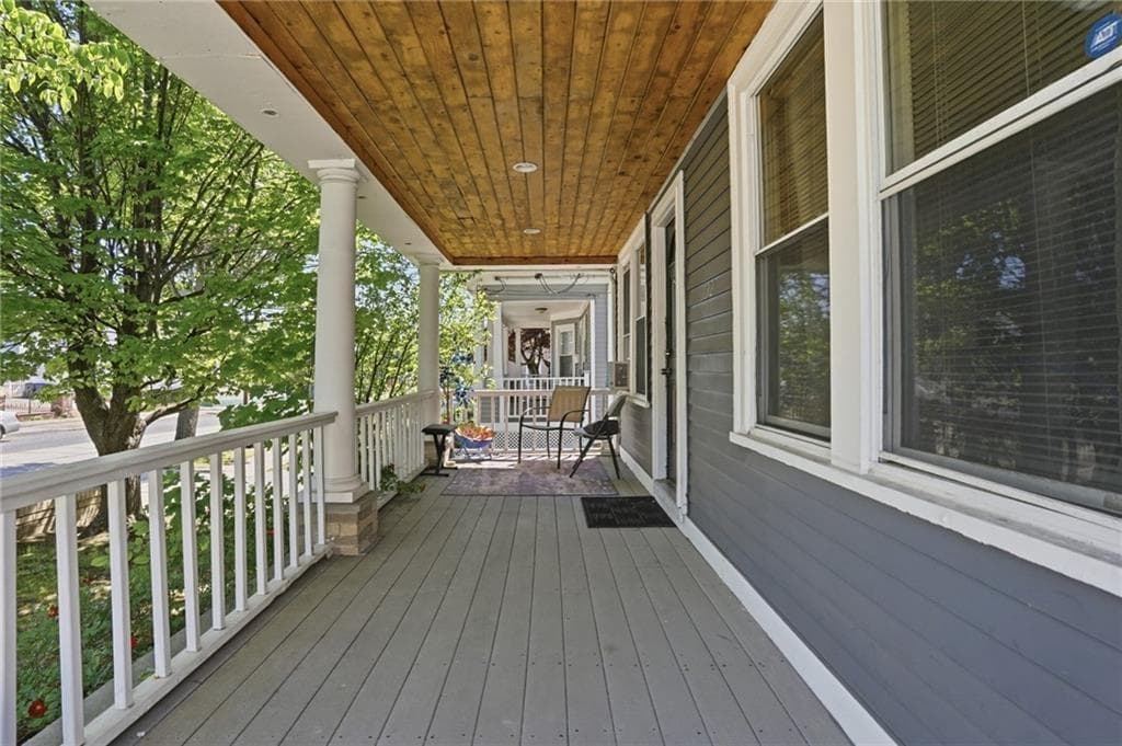 132 Roger Williams Avenue photo 4