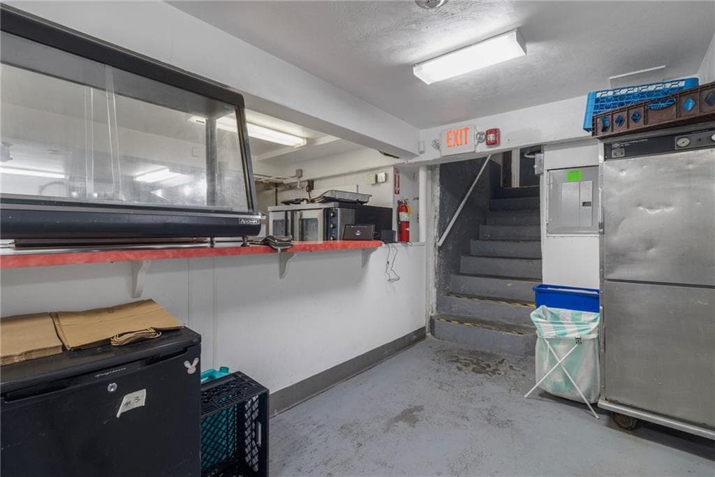 681 Providence Street photo 17
