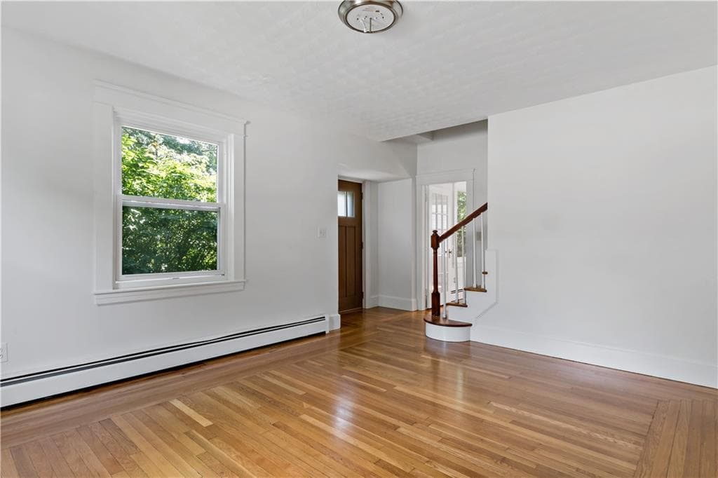 Single Family Residence at 1217 Hope Street, Bristol, photo 14 of 41