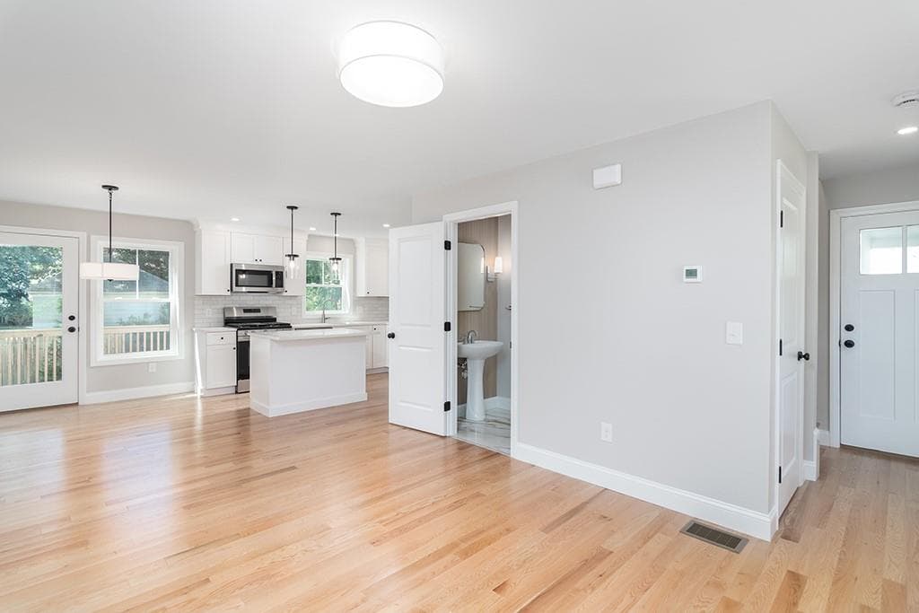 81 Cadora Avenue photo 9