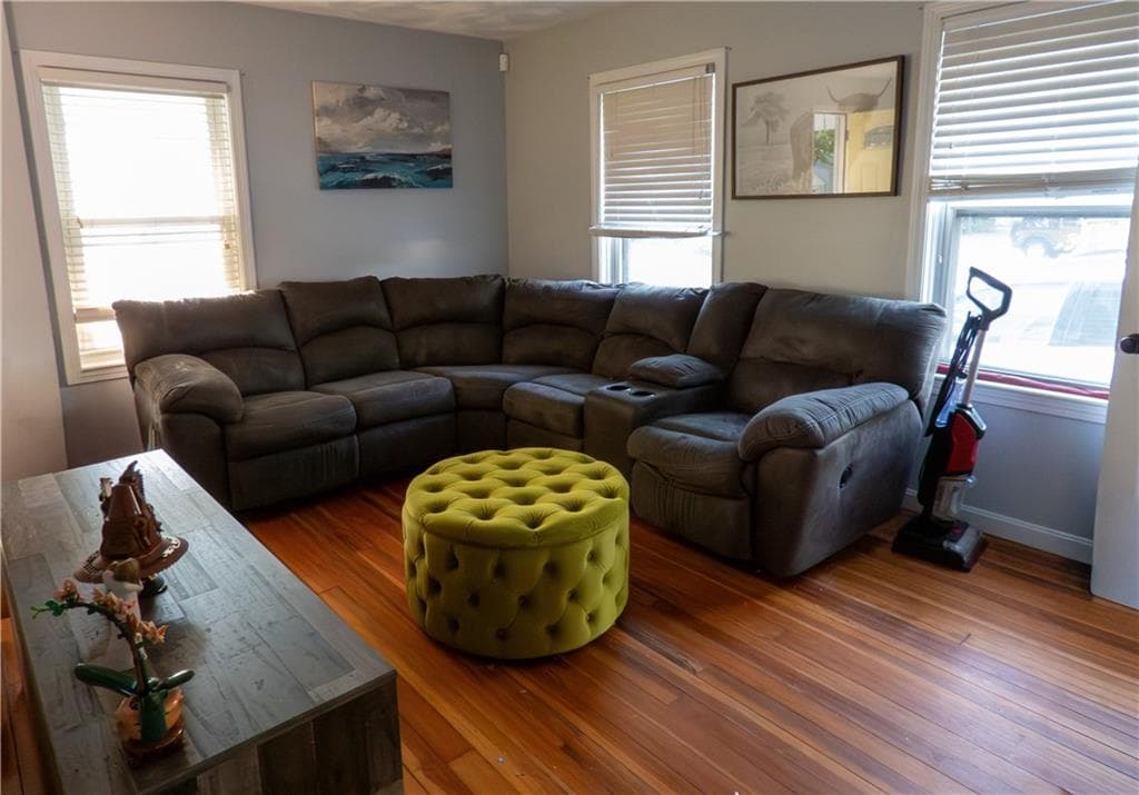 Single Family Residence at 52 Heights Avenue, Warwick, photo 7 of 13