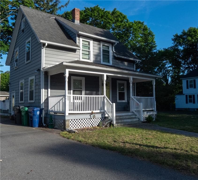 Single Family Residence at 52 Heights Avenue, Warwick, photo 3 of 13