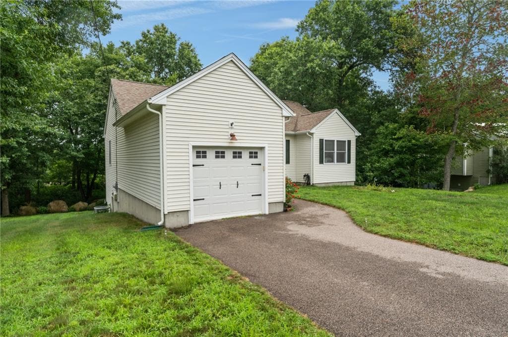 30 FIELDSTONE Way photo 3