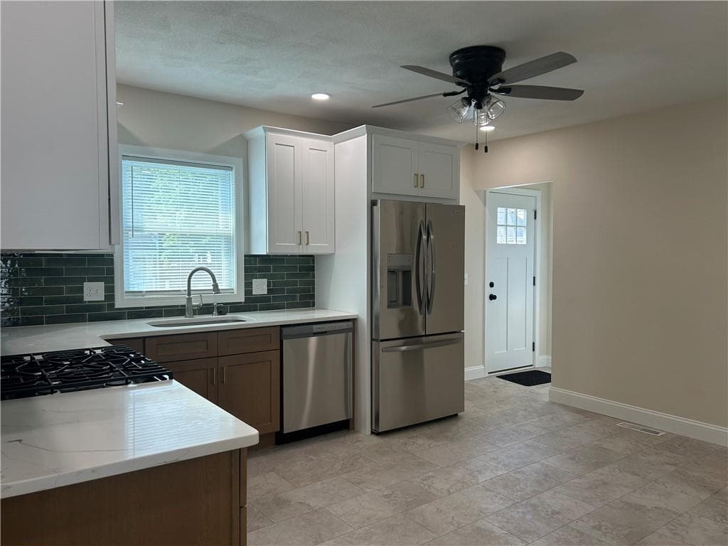 76 Rosella Avenue photo 5