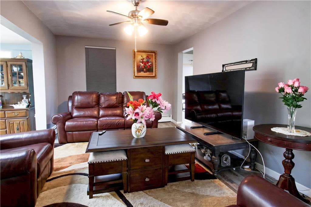 Single Family Residence at Single Family Residence, Warwick, photo 6 of 19