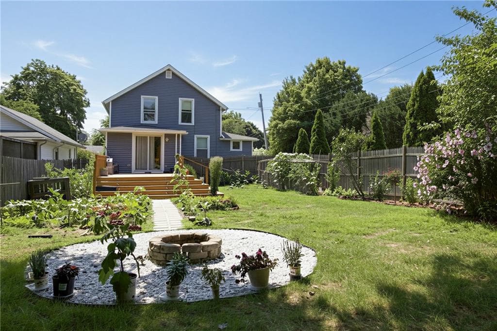 Single Family Residence at Single Family Residence, Warwick, photo 18 of 19